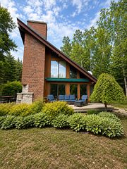 463 Eckford Avenue, Saugeen Shores, ON N0H 2L0