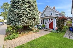 367 Charlton Avenue W, Hamilton, ON L8P 2E6