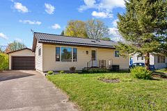 5 Lasalle Drive, Deep River, ON K0J 1P0