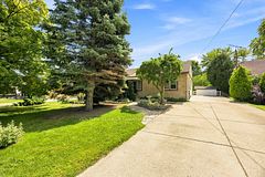 1027 London Road, Sarnia, ON N7S 1N9