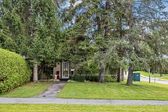 28 Monterey Drive, South of Baseline to Knoxdale, ON K2H 7A6