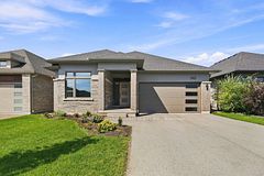 343 Old Course Trail, Welland, ON L3B 0E8