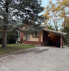 7 Cardill Crescent, Waterloo, ON N2L 3Y7