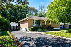 447 McEwen Drive, Kingston, ON K7M 3W6