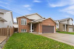 8253 Costabile Drive, Niagara Falls, ON L2H 3L2