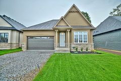 3554 Whispering Woods Trail, Fort Erie, ON L0S 1N0