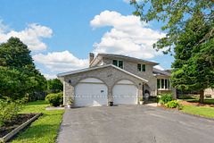 611 Rivermeade Avenue, Kingston, ON K7M 7Z5