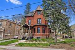 19 North Street, Perth, ON K7H 2S4