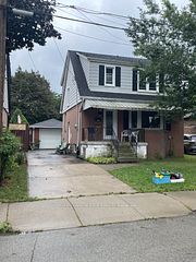 225 East 14th Street Upper, Hamilton, ON L9A 4B7