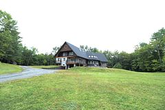 1196 Ravenscliffe Road, Huntsville, ON P1H 0J3