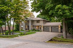 25 Mapleview Place, North Bay, ON P1C 1N7