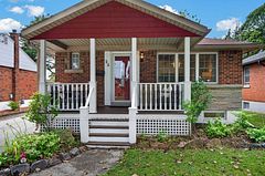 24 Castlefield Drive, Hamilton, ON L8T 3R2