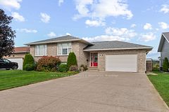 626 Moss Drive, Pembroke, ON K8A 8R7