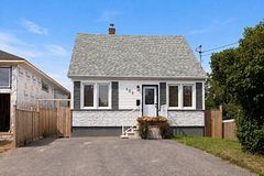 102 Bruce Street, Thunder Bay, ON P7A 5W6