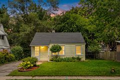 132 Spadina Road E, Kitchener, ON N2M 3X4