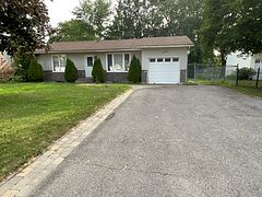 1060 Bourget Avenue, Cyrville - Carson Grove - Pineview, ON K1J 8C2