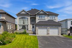 5B KEMP Drive, Blossom Park - Airport and Area, ON K1T 3W9