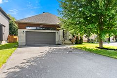 6 Brickyard Drive, Russell, ON K4R 0B2