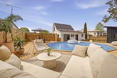 59 Maple Street, Prince Edward County, ON K0K 3L0