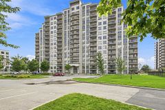 1030 Coronation Drive 1408, London North, ON N6G 0G5