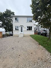 18 Huff Avenue, Brantford, ON N3R 2A3