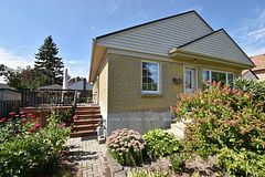 819 Rishor Crescent, Peterborough, ON K9H 5C8