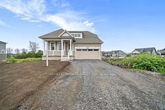 8 Royal Oak Crescent, Loyalist, ON K0H 1G0