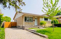 615 Dogwood Lane, Waterloo, ON N2L 4Y2