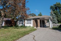 255 Woodward Avenue, Selwyn, ON K9L 1K1