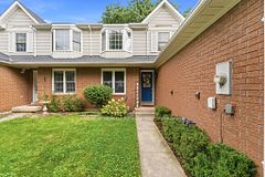12 Pleasant Grove Terrace, Grimsby, ON L3M 5G8
