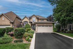 90 Surrey Drive, Hamilton, ON L9K 1L9