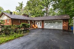 230 Lakeview Avenue, Gravenhurst, ON P1P 1R4