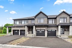 330 Makobe Lane, Blossom Park - Airport and Area, ON K4M 0M1