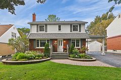 171 Fanshaw Avenue, Alta Vista and Area, ON K1H 6C8