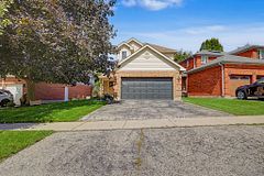 667 Springbank Avenue N, Woodstock, ON N4T 1E3