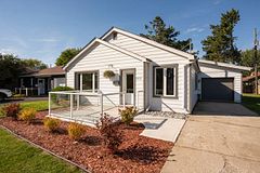 2011 Murray Avenue, Thunder Bay, ON P7E 5B2