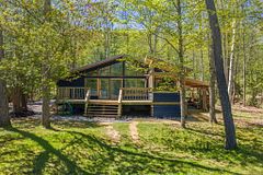 1213 Sherwood Forest Road, Bracebridge, ON P1L 1X3