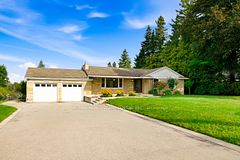 435 Parkside Drive, Hamilton, ON L8B 0Y6