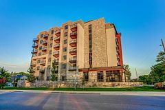 30 Hamilton Street S 711, Hamilton, ON L8B 1V8
