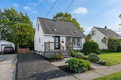 12 Admiral Road, St. Catharines, ON L2P 1G5