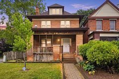 52 Kensington Avenue N, Hamilton, ON L8L 7M9
