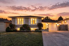 14 Green Forest Drive, Hamilton, ON L8G 3A7