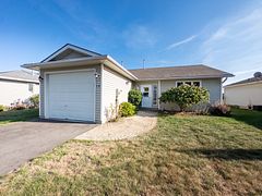 14 Elmdale Drive, Prince Edward County, ON K0K 3L0