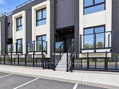 6638 Mcleod Road, Niagara Falls, ON L2G 3G5