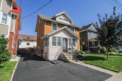 4859 Willmott Street, Niagara Falls, ON L2E 1Z5