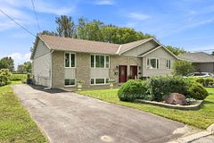 51 Bay Street, Quinte West, ON K8V 1H4