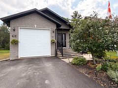 30 Osprey Crescent, Callander, ON P0H 1H0