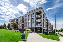 1 Redfern Avenue 119, Hamilton, ON L9C 0E6