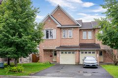 496 Temiskaming Crescent, Barrhaven, ON K2J 0V6