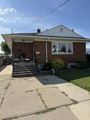 51 Martin Street N, Thorold, ON L2V 3X3